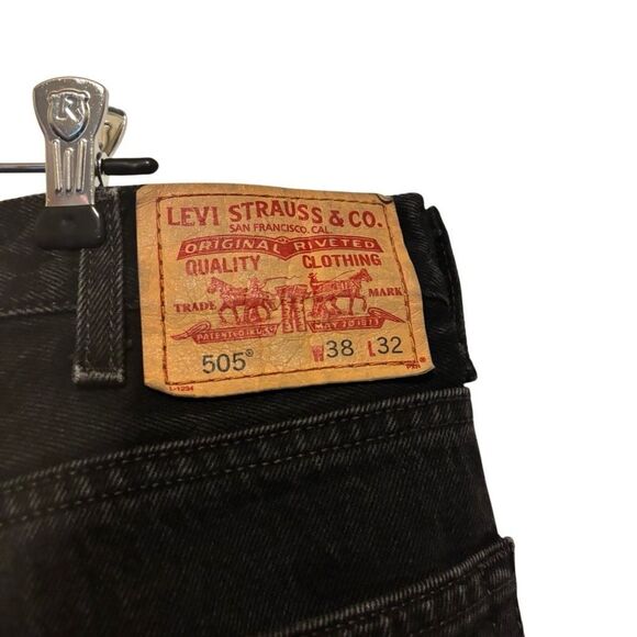 Levi’s 505 Regular Fit Size 38x32 Black Jeans - Picture 3 of 7